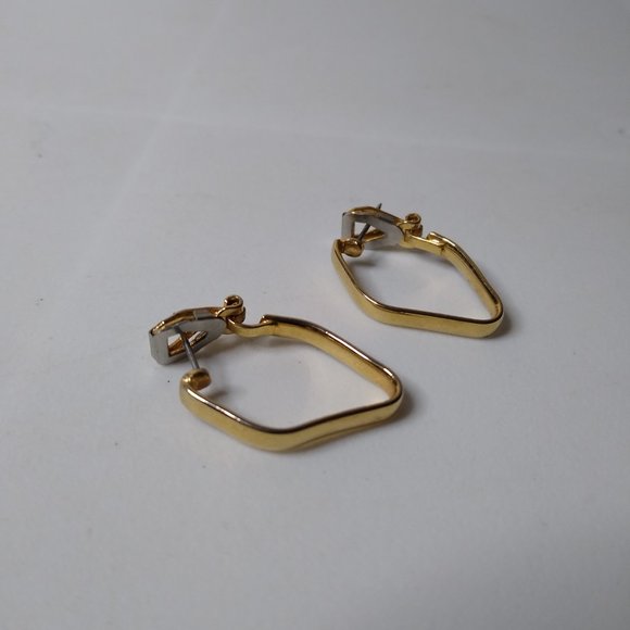 Vintage Gold Tone French Clip Earrings - Picture 2 of 11